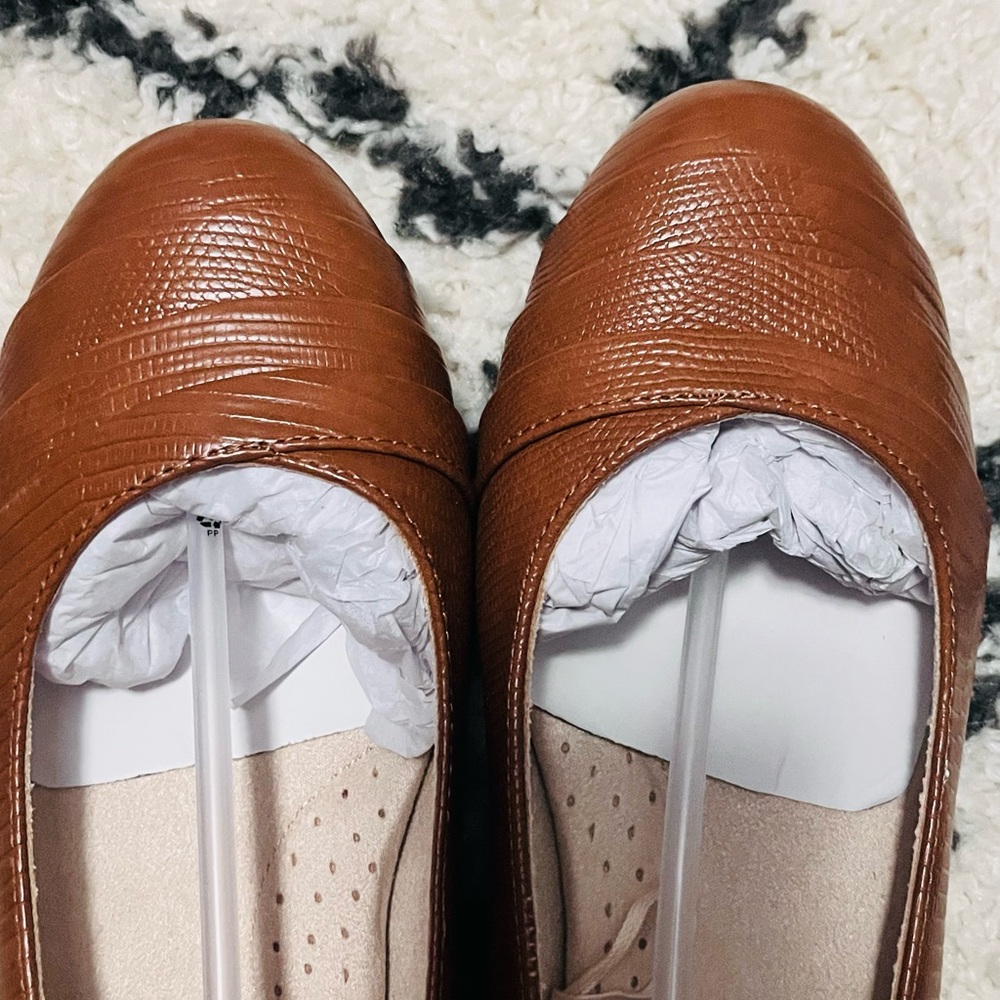 NWT Cliffs White Mountain Tan ballet flat WIDE - Picture 6 of 9